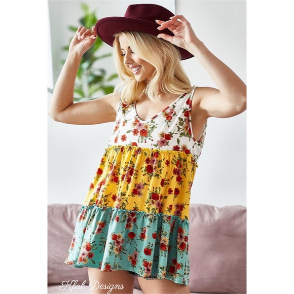 ❤️LAST 1! V Neck Soft Jersey Knit Floral Color Block Tiered Ruffle Top! - Picture 10 of 16